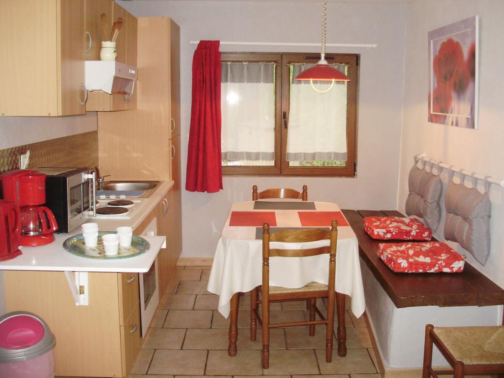 Auberge Du Bord Des Eaux - Demi-Pension Assuree Sur Reservation Сент-Аман-лез-О Экстерьер фото